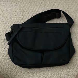 Lululemon Crossbody Bag (adjustable straps)